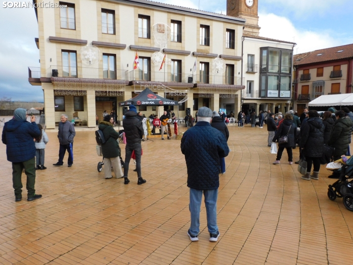 En im&aacute;genes: El esp&iacute;ritu navide&ntilde;o se apodera de Almaz&aacute;n con un mercadillo, concier