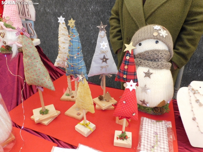 En im&aacute;genes: El esp&iacute;ritu navide&ntilde;o se apodera de Almaz&aacute;n con un mercadillo, concier