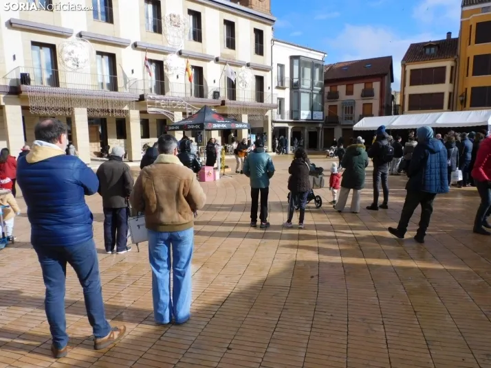 En im&aacute;genes: El esp&iacute;ritu navide&ntilde;o se apodera de Almaz&aacute;n con un mercadillo, concier