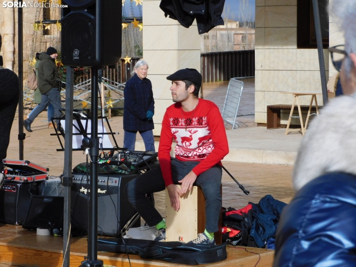 En im&aacute;genes: El esp&iacute;ritu navide&ntilde;o se apodera de Almaz&aacute;n con un mercadillo, concier