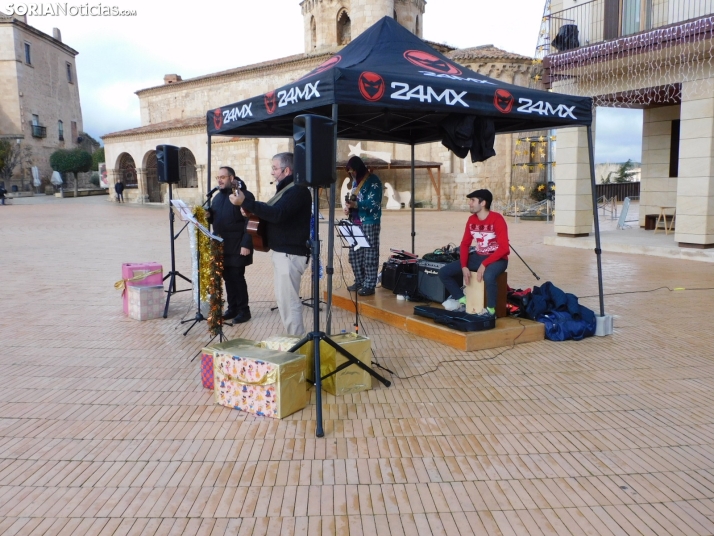 En im&aacute;genes: El esp&iacute;ritu navide&ntilde;o se apodera de Almaz&aacute;n con un mercadillo, concier