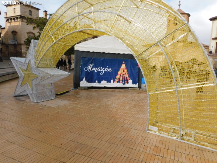En im&aacute;genes: El esp&iacute;ritu navide&ntilde;o se apodera de Almaz&aacute;n con un mercadillo, concier