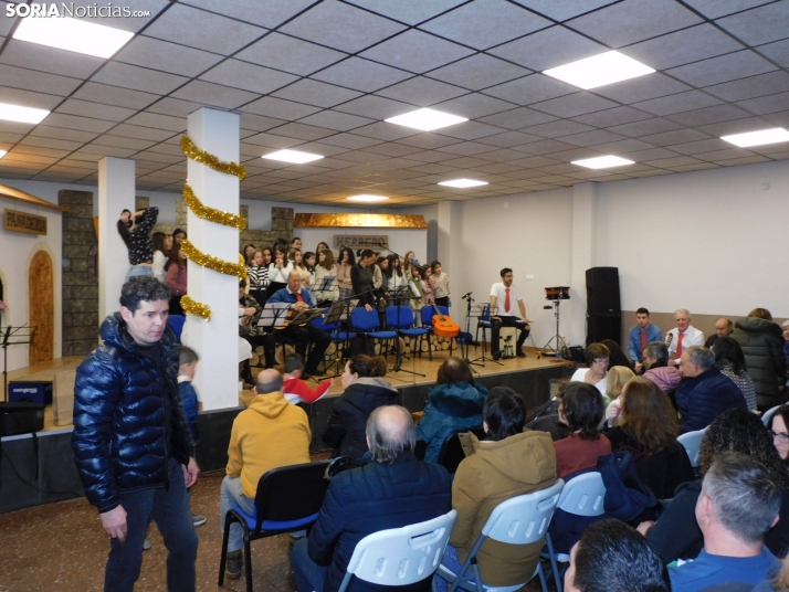 En im&aacute;genes: El Coro infantil de Duruelo y la Ronda unen sus voces e instrumentos en un concierto navid