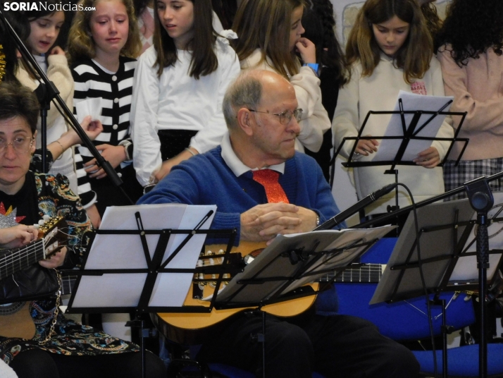 En im&aacute;genes: El Coro infantil de Duruelo y la Ronda unen sus voces e instrumentos en un concierto navid