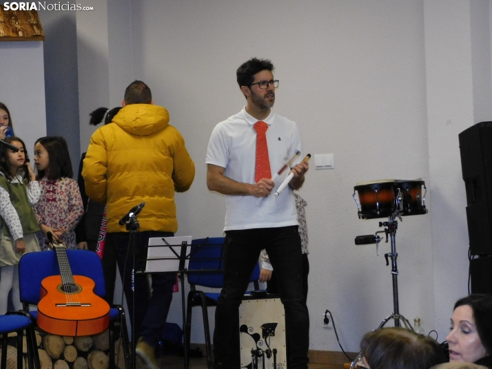En im&aacute;genes: El Coro infantil de Duruelo y la Ronda unen sus voces e instrumentos en un concierto navid