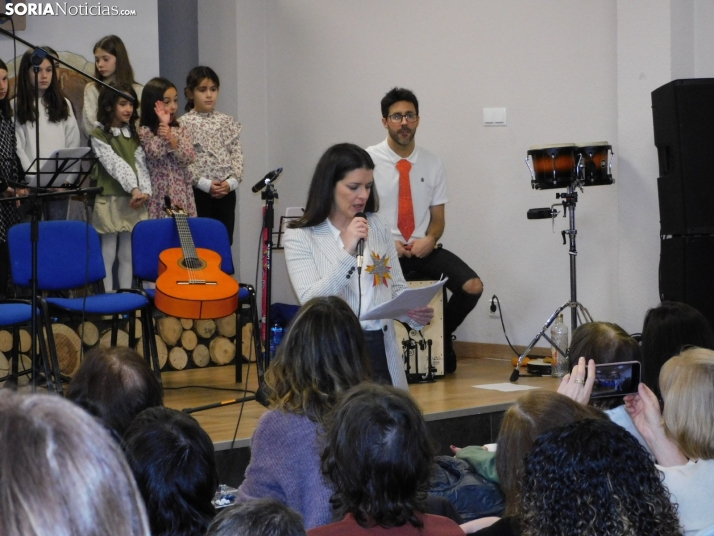 En im&aacute;genes: El Coro infantil de Duruelo y la Ronda unen sus voces e instrumentos en un concierto navid