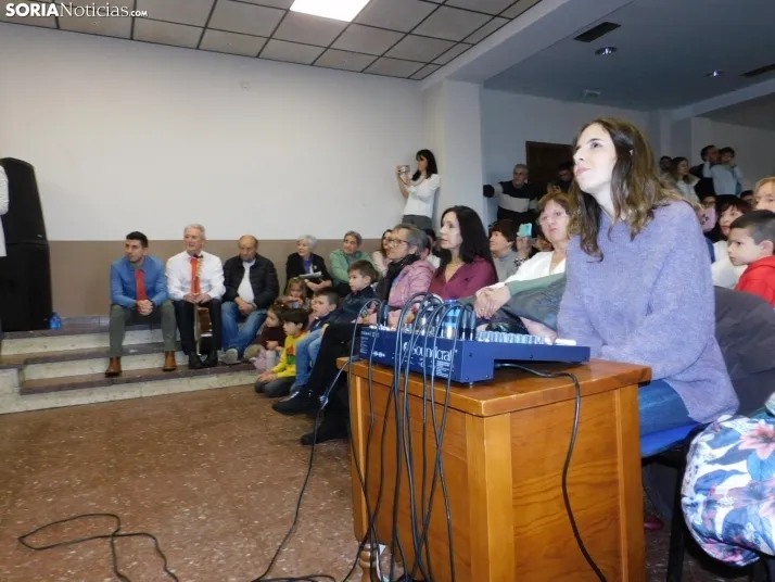 En im&aacute;genes: El Coro infantil de Duruelo y la Ronda unen sus voces e instrumentos en un concierto navid