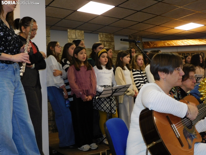 En im&aacute;genes: El Coro infantil de Duruelo y la Ronda unen sus voces e instrumentos en un concierto navid