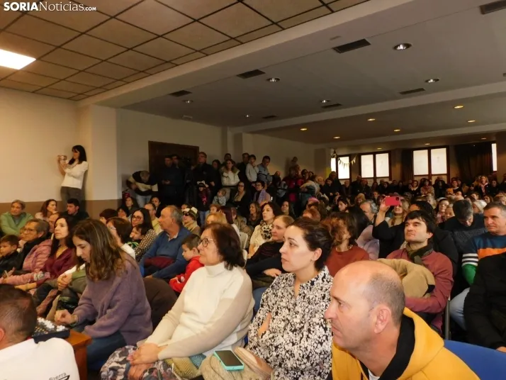 En im&aacute;genes: El Coro infantil de Duruelo y la Ronda unen sus voces e instrumentos en un concierto navid