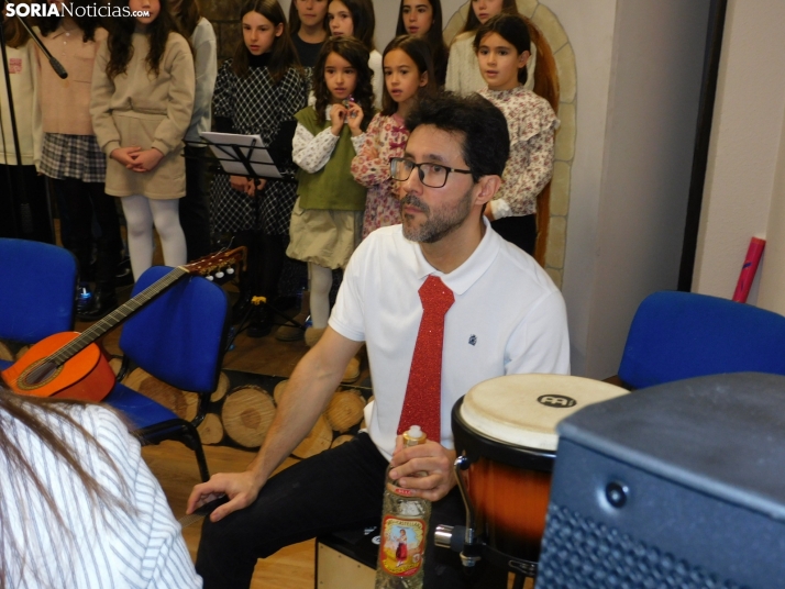 En im&aacute;genes: El Coro infantil de Duruelo y la Ronda unen sus voces e instrumentos en un concierto navid