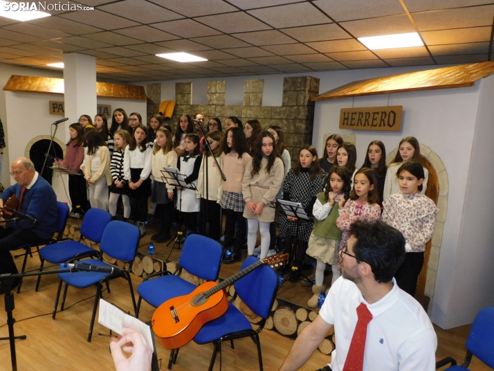 En im&aacute;genes: El Coro infantil de Duruelo y la Ronda unen sus voces e instrumentos en un concierto navid