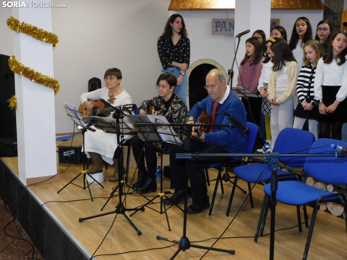 En im&aacute;genes: El Coro infantil de Duruelo y la Ronda unen sus voces e instrumentos en un concierto navid