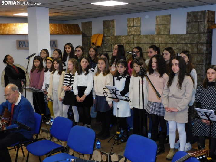 En im&aacute;genes: El Coro infantil de Duruelo y la Ronda unen sus voces e instrumentos en un concierto navid