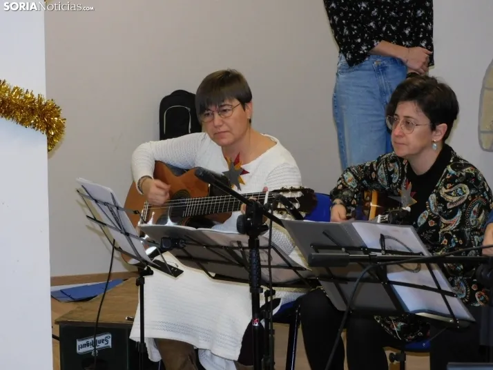 En im&aacute;genes: El Coro infantil de Duruelo y la Ronda unen sus voces e instrumentos en un concierto navid