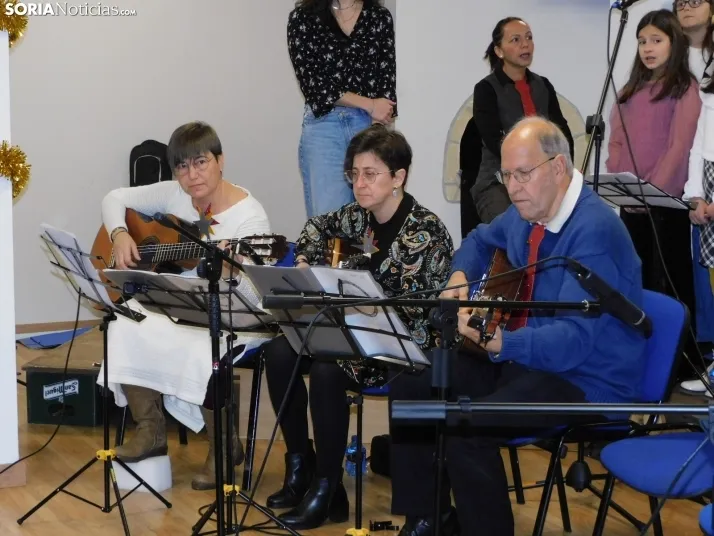 En im&aacute;genes: El Coro infantil de Duruelo y la Ronda unen sus voces e instrumentos en un concierto navid