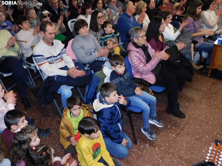 En im&aacute;genes: El Coro infantil de Duruelo y la Ronda unen sus voces e instrumentos en un concierto navid
