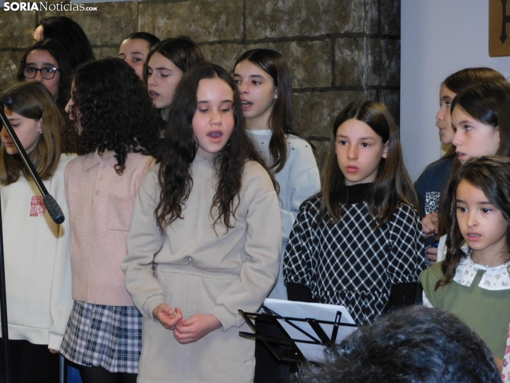 En im&aacute;genes: El Coro infantil de Duruelo y la Ronda unen sus voces e instrumentos en un concierto navid