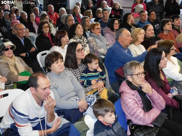 En im&aacute;genes: El Coro infantil de Duruelo y la Ronda unen sus voces e instrumentos en un concierto navid