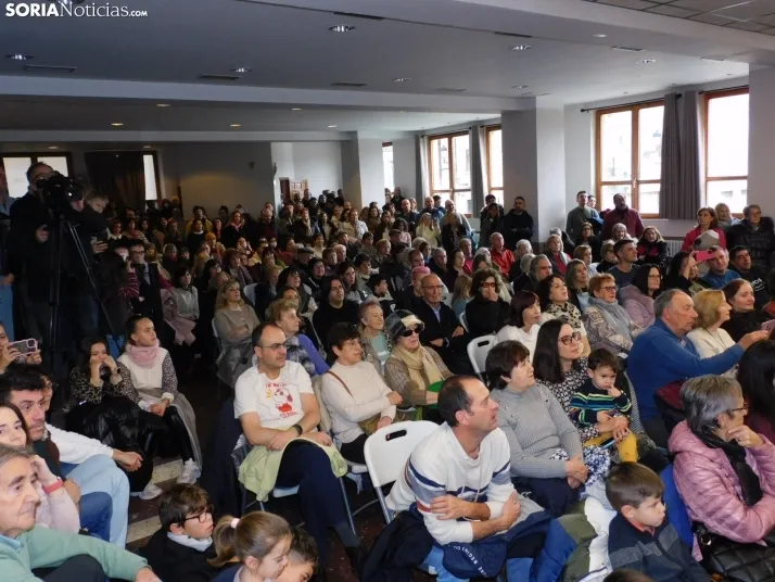 En im&aacute;genes: El Coro infantil de Duruelo y la Ronda unen sus voces e instrumentos en un concierto navid