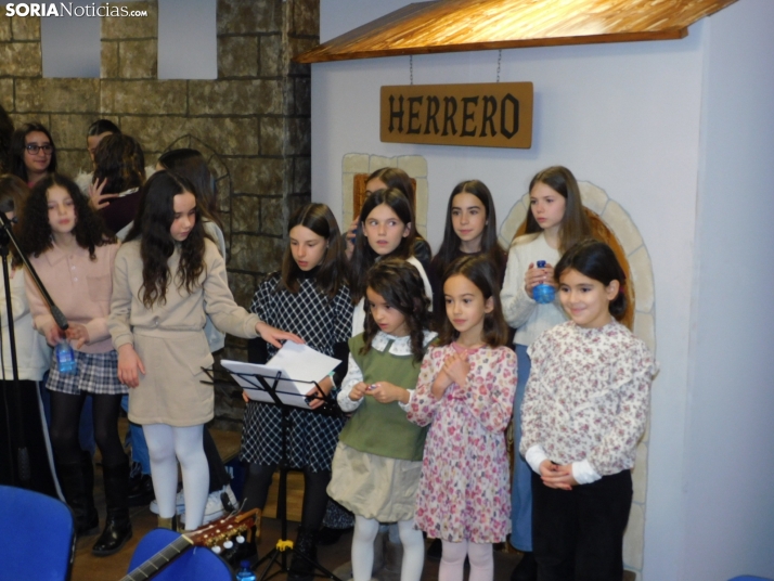 En im&aacute;genes: El Coro infantil de Duruelo y la Ronda unen sus voces e instrumentos en un concierto navid