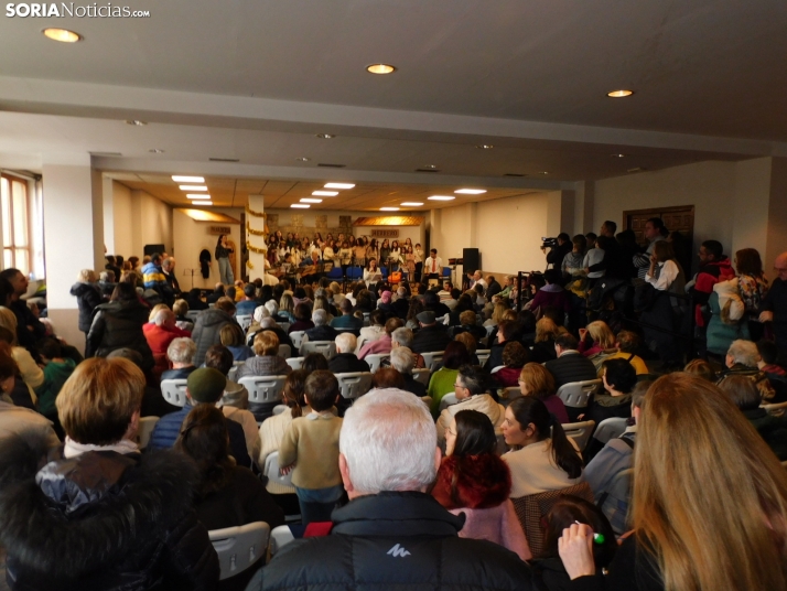En im&aacute;genes: El Coro infantil de Duruelo y la Ronda unen sus voces e instrumentos en un concierto navid