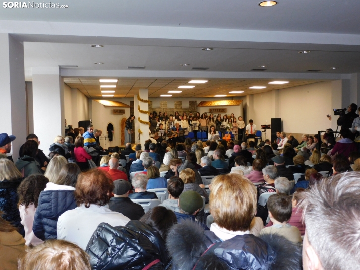 En im&aacute;genes: El Coro infantil de Duruelo y la Ronda unen sus voces e instrumentos en un concierto navid