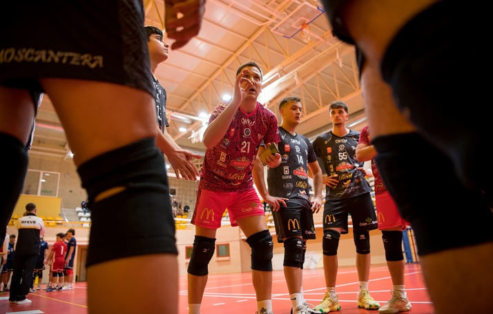 El Moreno Sáez Sporting deja escapar una clara ventaja en Palencia y cosecha su segunda derrota del curso (3-2)