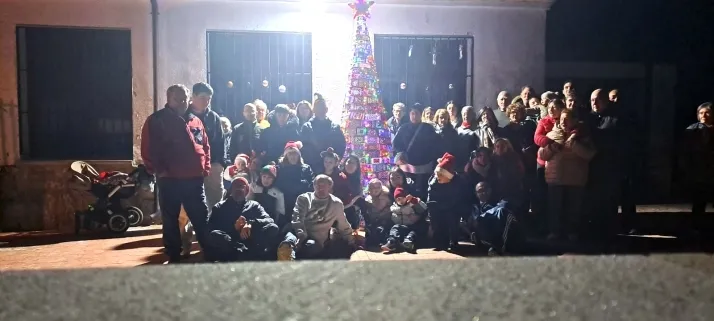 Foto 2 - Villaciervitos da la bienvenida a la Navidad con instalaci&oacute;n del bel&eacute;n y encendido del &aacute;rbol