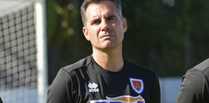 José Luis González dimite como entrenador del Numancia B y el club asciende a Fredi Vera