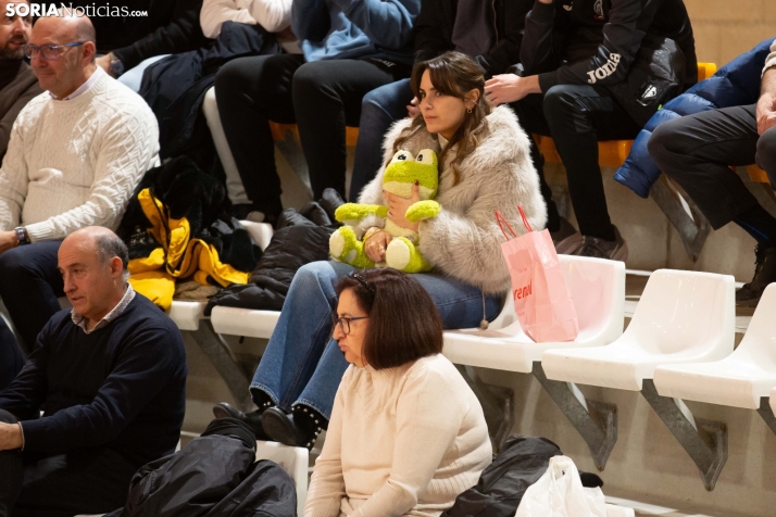 Lluvia de peluches del Santo Domingo Sporting 2025