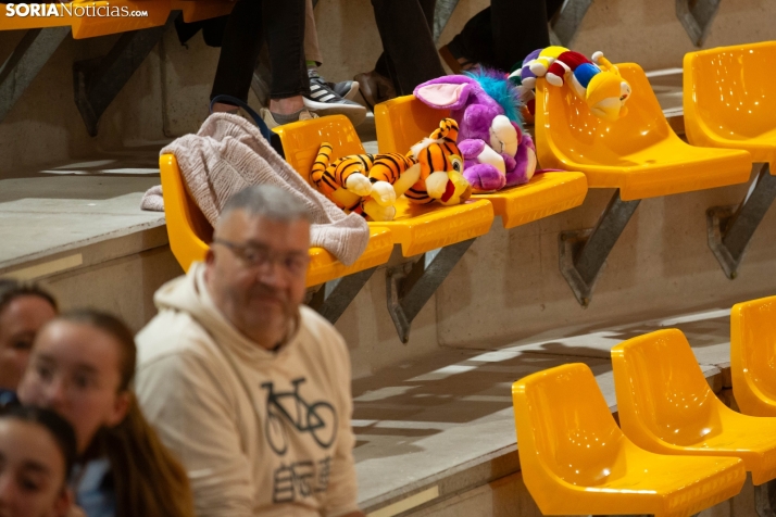 Lluvia de peluches del Santo Domingo Sporting 2025