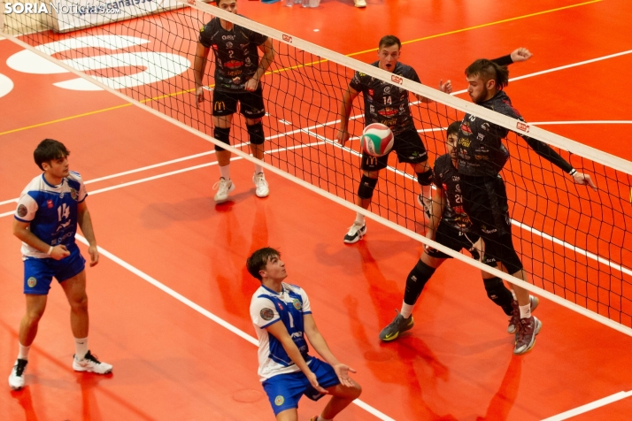 Lluvia de peluches del Santo Domingo Sporting 2025