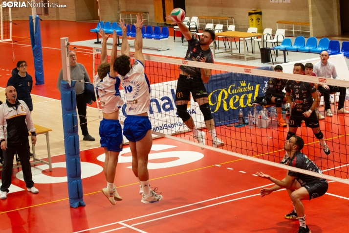 Lluvia de peluches del Santo Domingo Sporting 2025