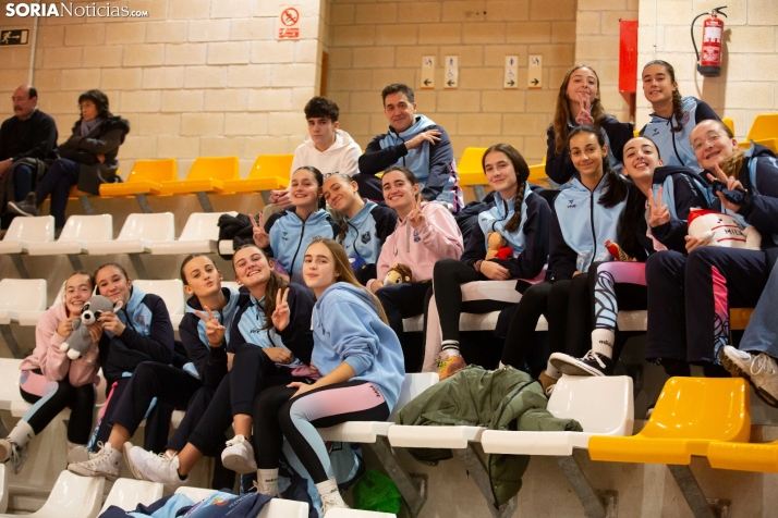 Lluvia de peluches del Santo Domingo Sporting 2025