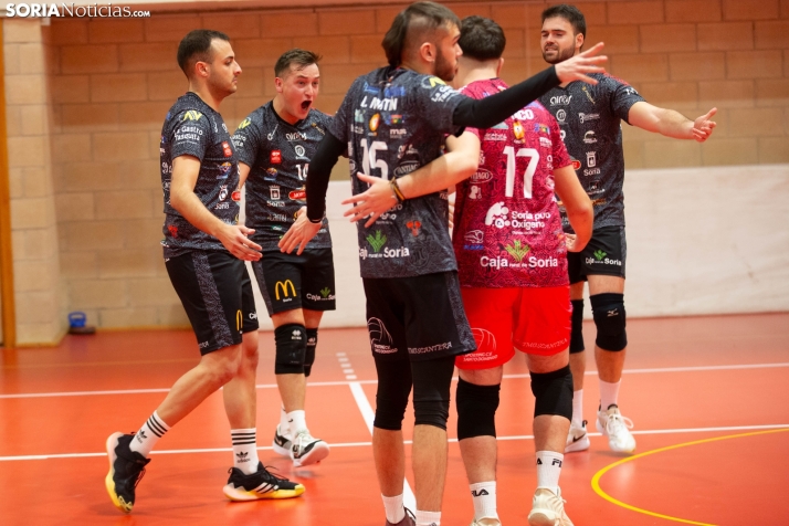 Lluvia de peluches del Santo Domingo Sporting 2025