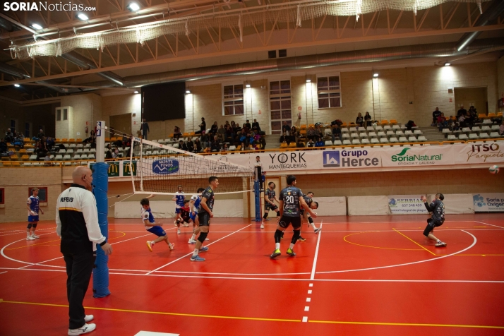 Lluvia de peluches del Santo Domingo Sporting 2025