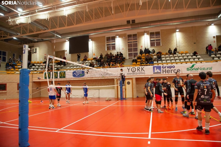 Lluvia de peluches del Santo Domingo Sporting 2025