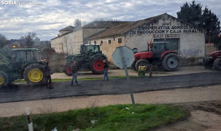 Dos centenares de vehículos secundan las movilizaciones de los agricultores independientes en Soria