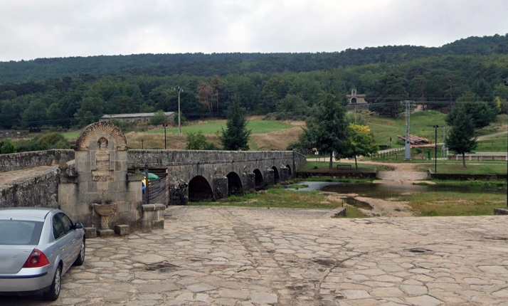 Salduero expone al público el proyecto para reparar los pozos del colector de saneamiento