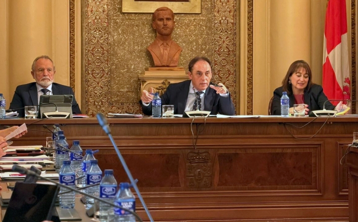 Benito Serrano ve argumentos vacíos del PSOE durante el pleno de presupuestos 