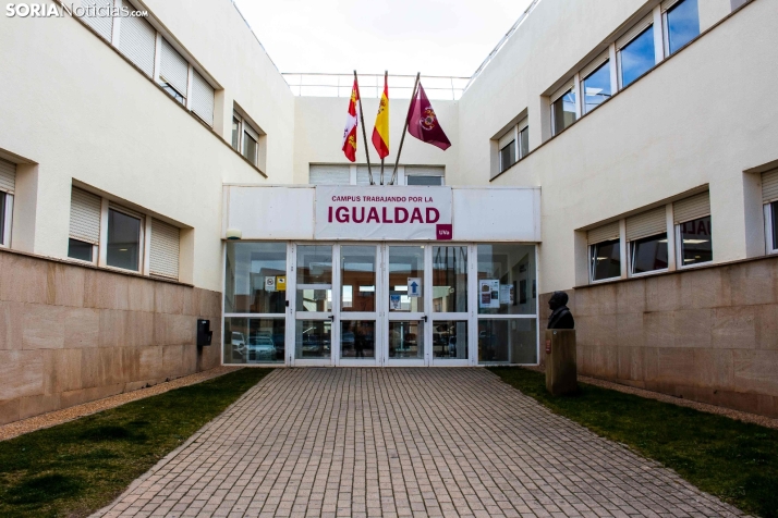 El Festival Amigos del Libro reúne a más de 4.000 participantes en el Campus de Soria