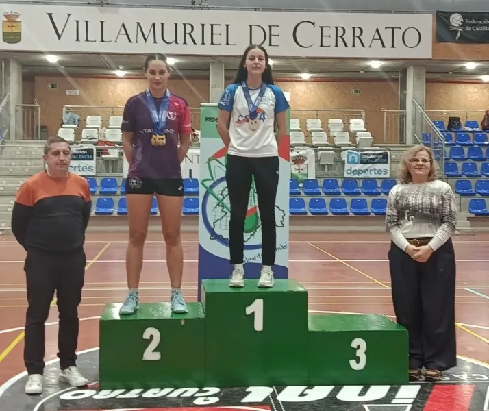 Foto 2 - Pleno de victorias para los veteranos del b&aacute;dminton soriano en Alfajar&iacute;n
