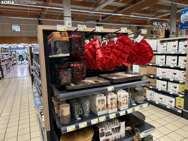 EN IM&Aacute;GENES | La Navidad se apodera de los pasillos de E. Leclerc