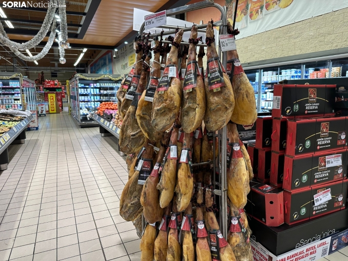 EN IM&Aacute;GENES | La Navidad se apodera de los pasillos de E. Leclerc