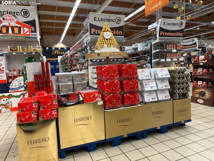 EN IM&Aacute;GENES | La Navidad se apodera de los pasillos de E. Leclerc