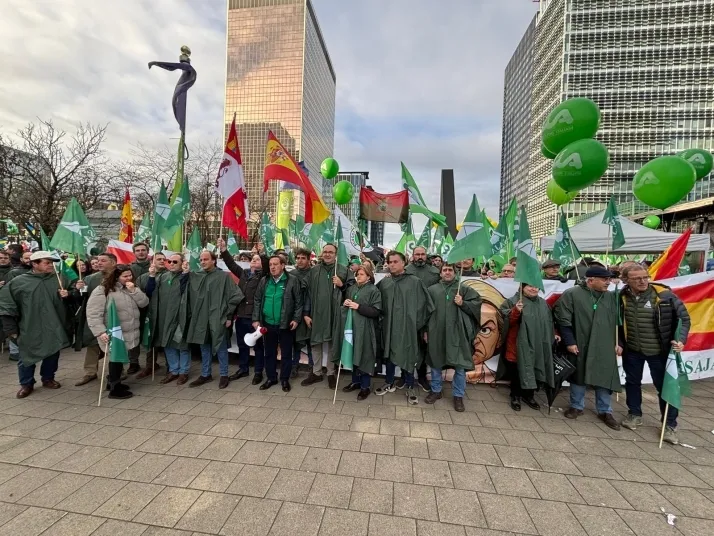 Foto 2 - ASAJA Soria lleva la protesta a Bruselas: "Es una situaci&oacute;n l&iacute;mite"