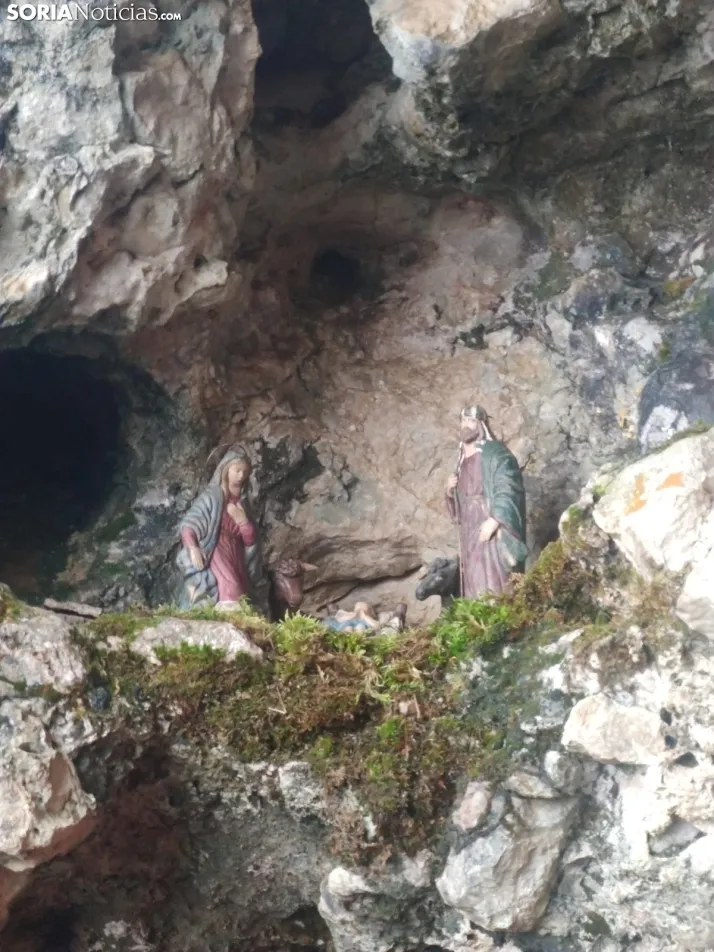 Foto 2 - Golmayo lleva su bel&eacute;n a la Cueva