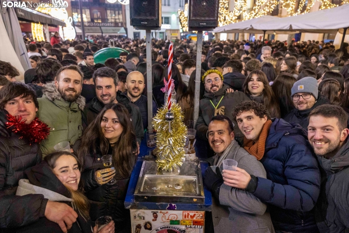 Champanada Nochevieja 2025./ Viksar Fotografía