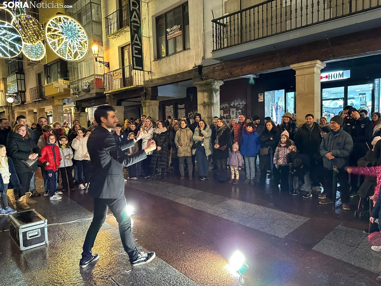 Foto 9 - La magia inunda las calles de Soria con espect&aacute;culos familiares y participativos