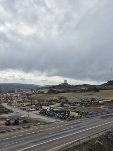 Foto 5 - VIDEO | Retrasos de dos horas por protestas agrarias entre Langa y Aranda